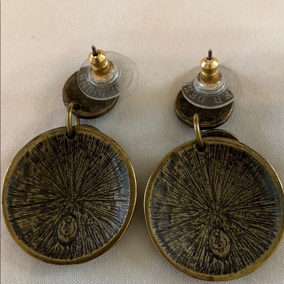 Premier Designs Earrings - Picture 4 of 4